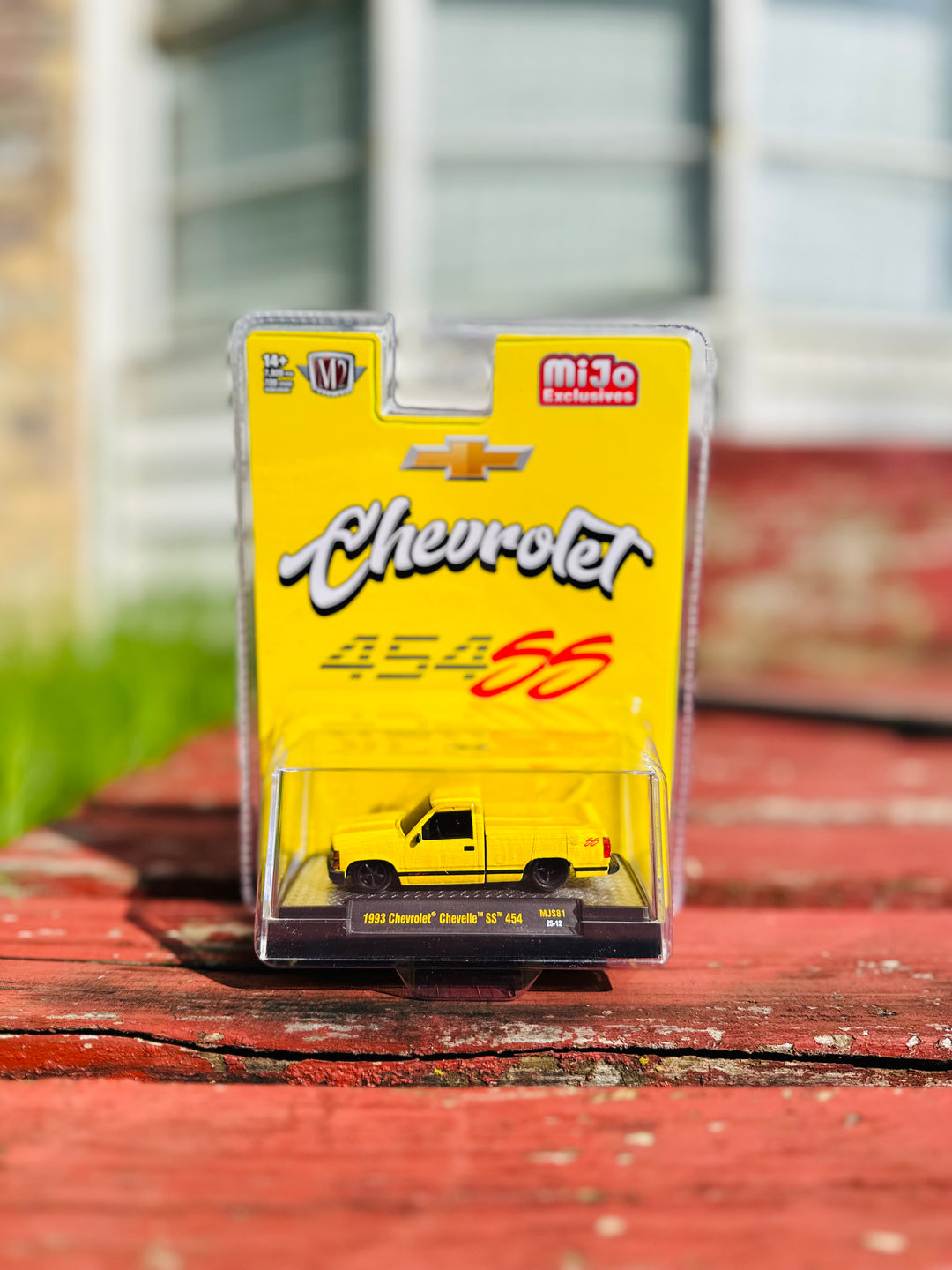 M2 Machines 1:64 1993 Chevrolet SS 454 Pickup Truck – Yellow – MiJo Exclusives Limited Edition