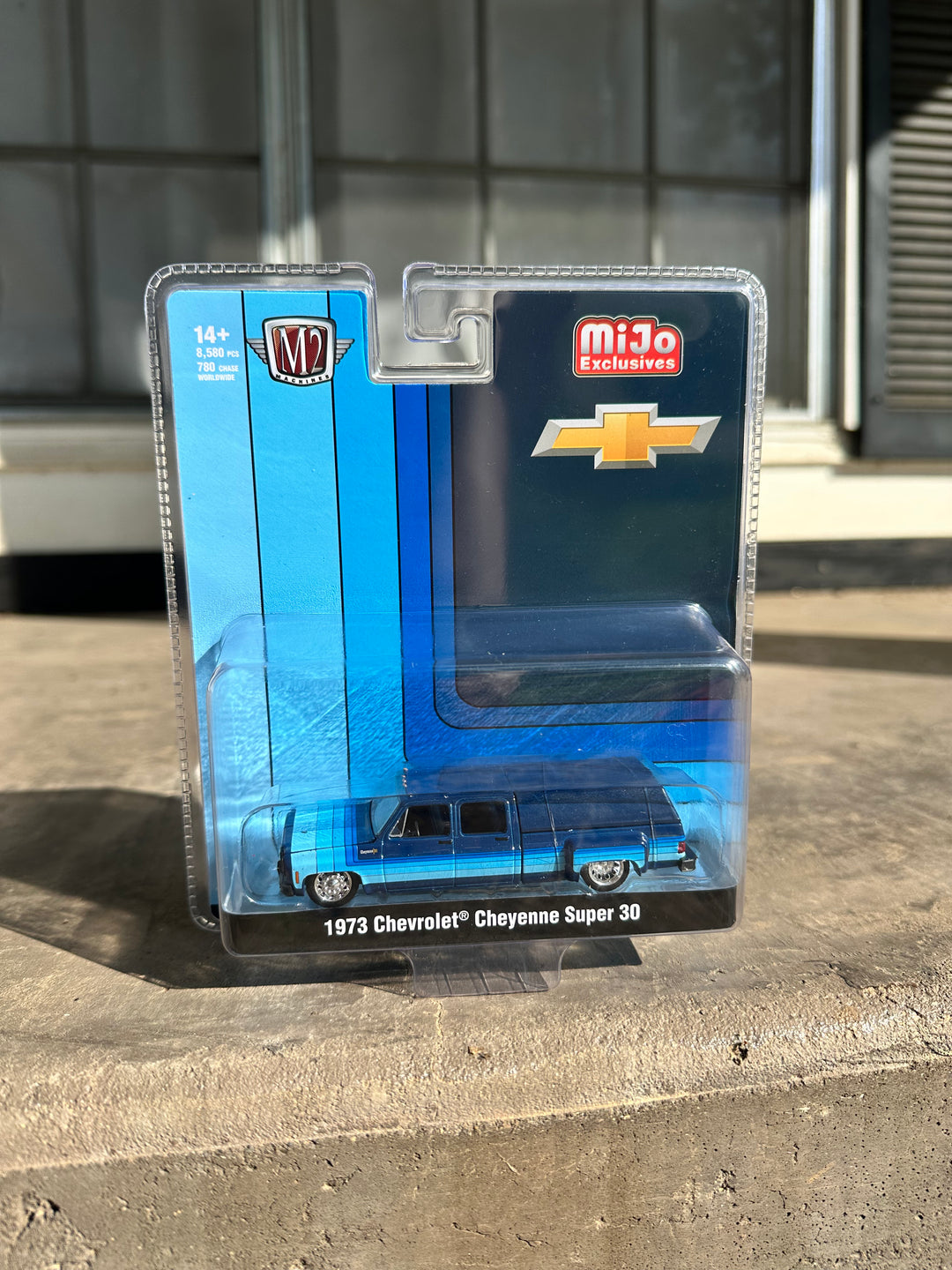 M2 Machines 1:64 1973 Chevrolet Cheyenne Super 30 Dually with Camper Shell – Blue – MiJo Exclusives Limited Edition