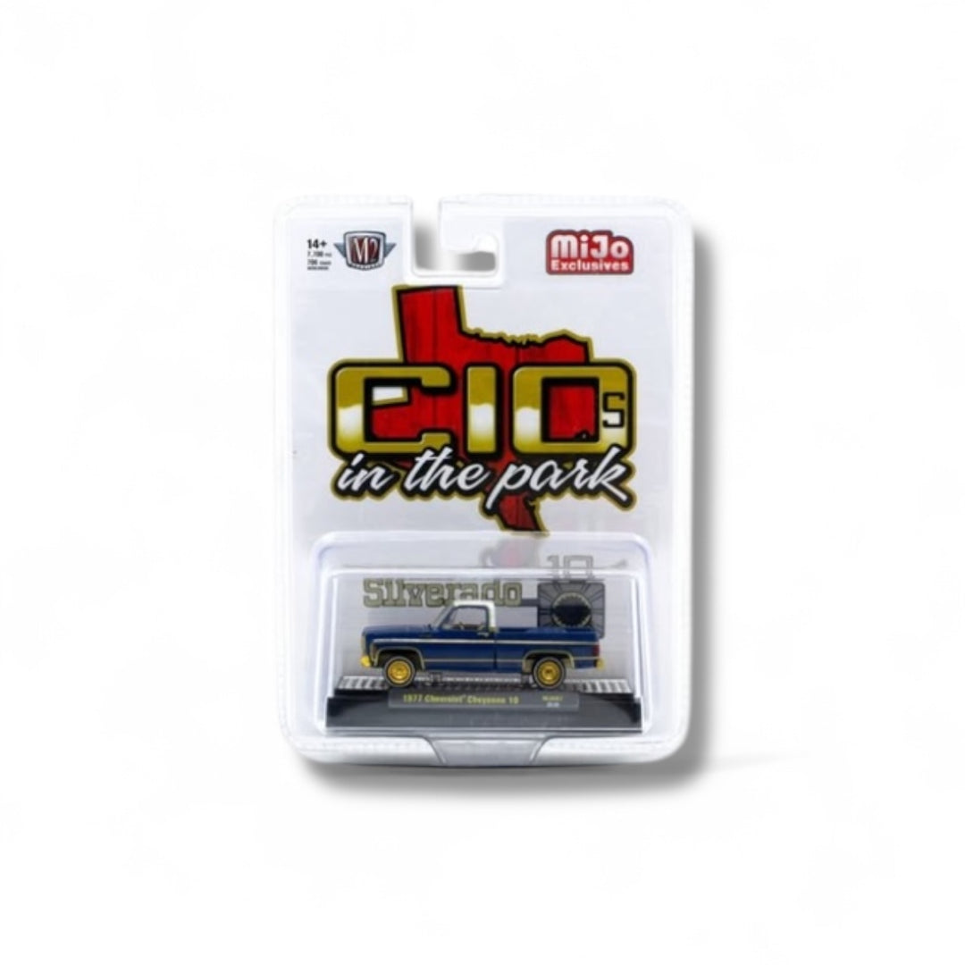 M2 Machines 1:64 1977 Chevrolet Cheyenne 10 “C10s In The Park” – Blue – CHASE